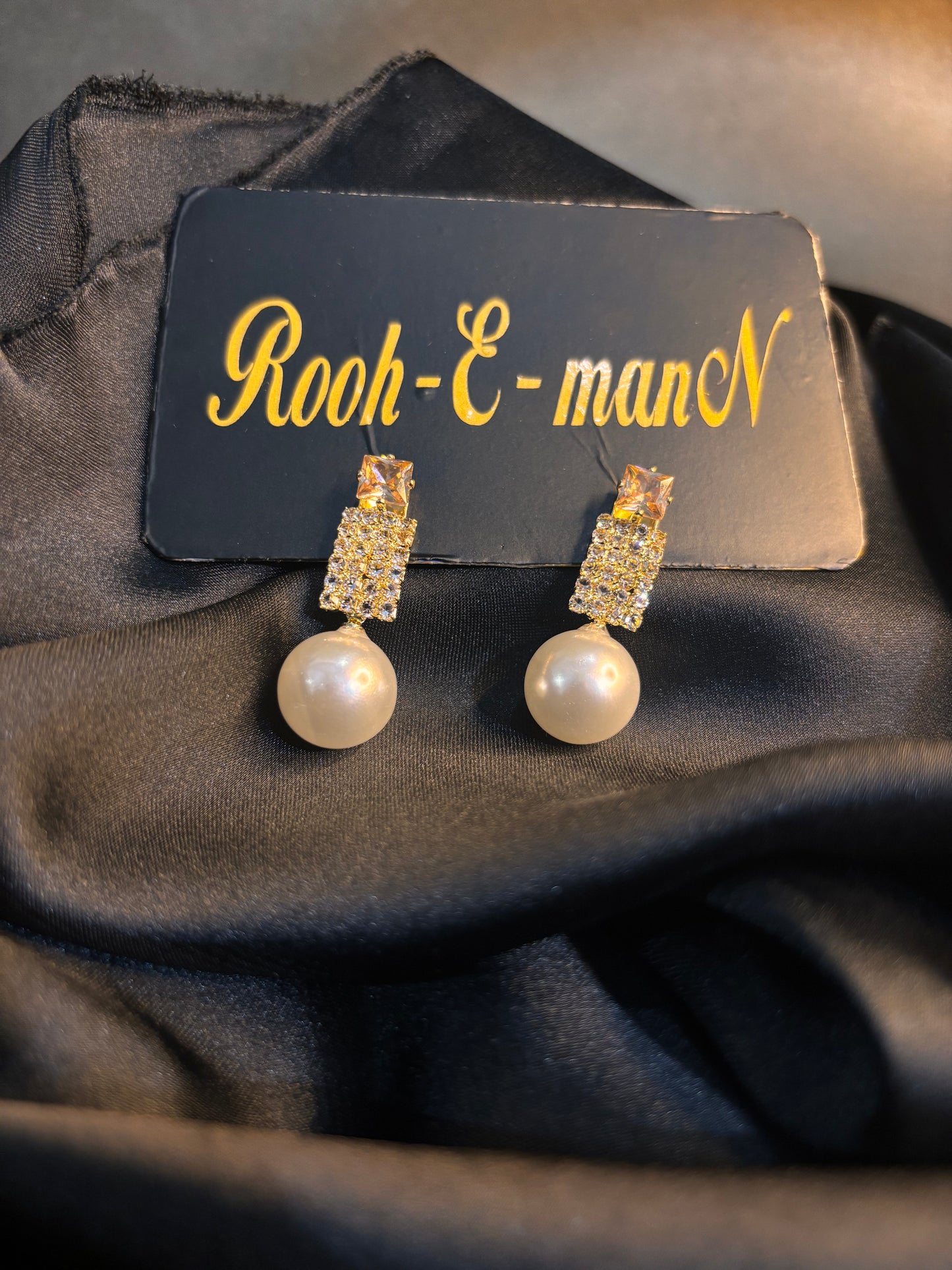 Dewdrop Pearl Earrings